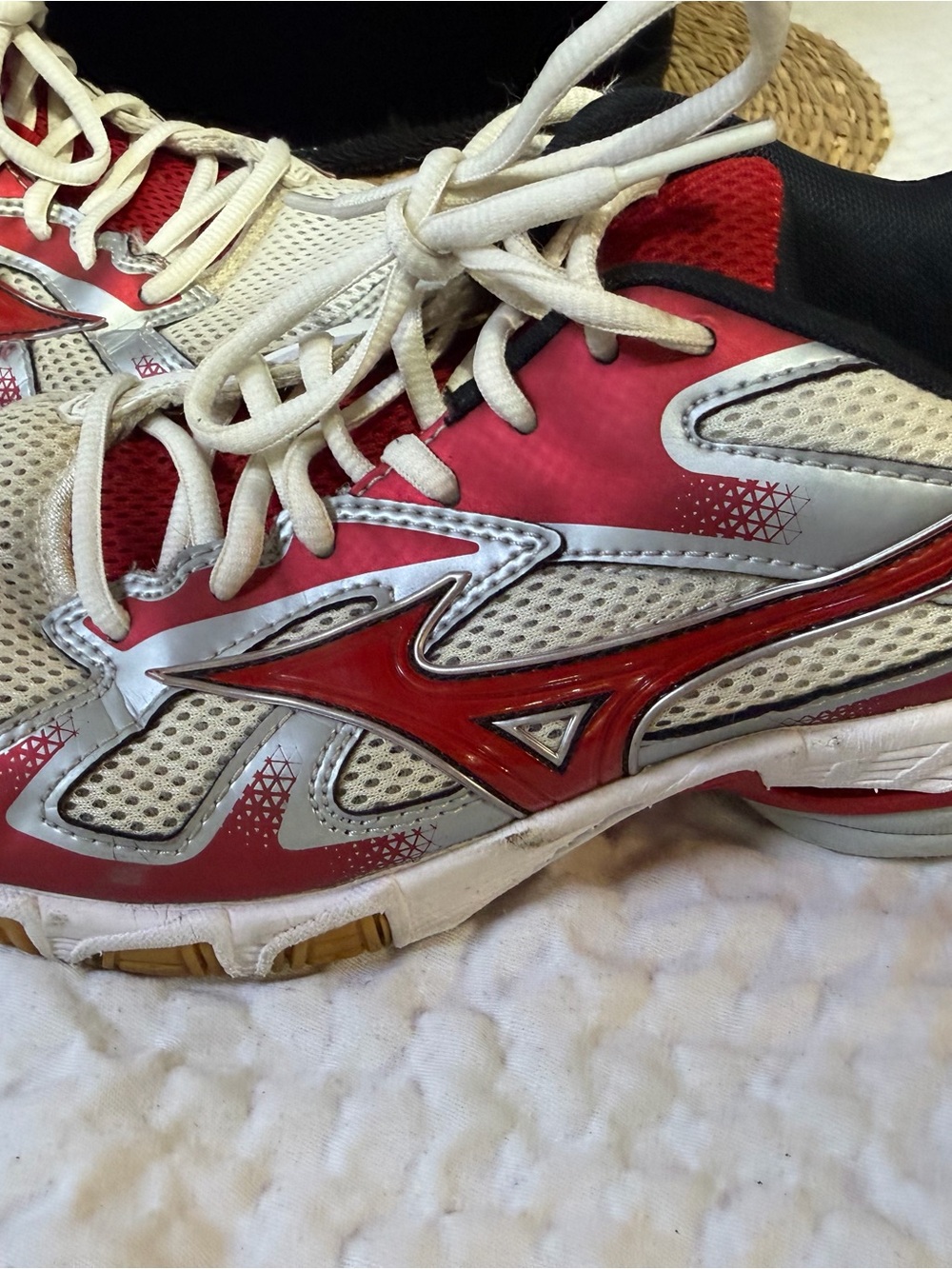 Mizuno Women's Red and White Athletic Running Shoes